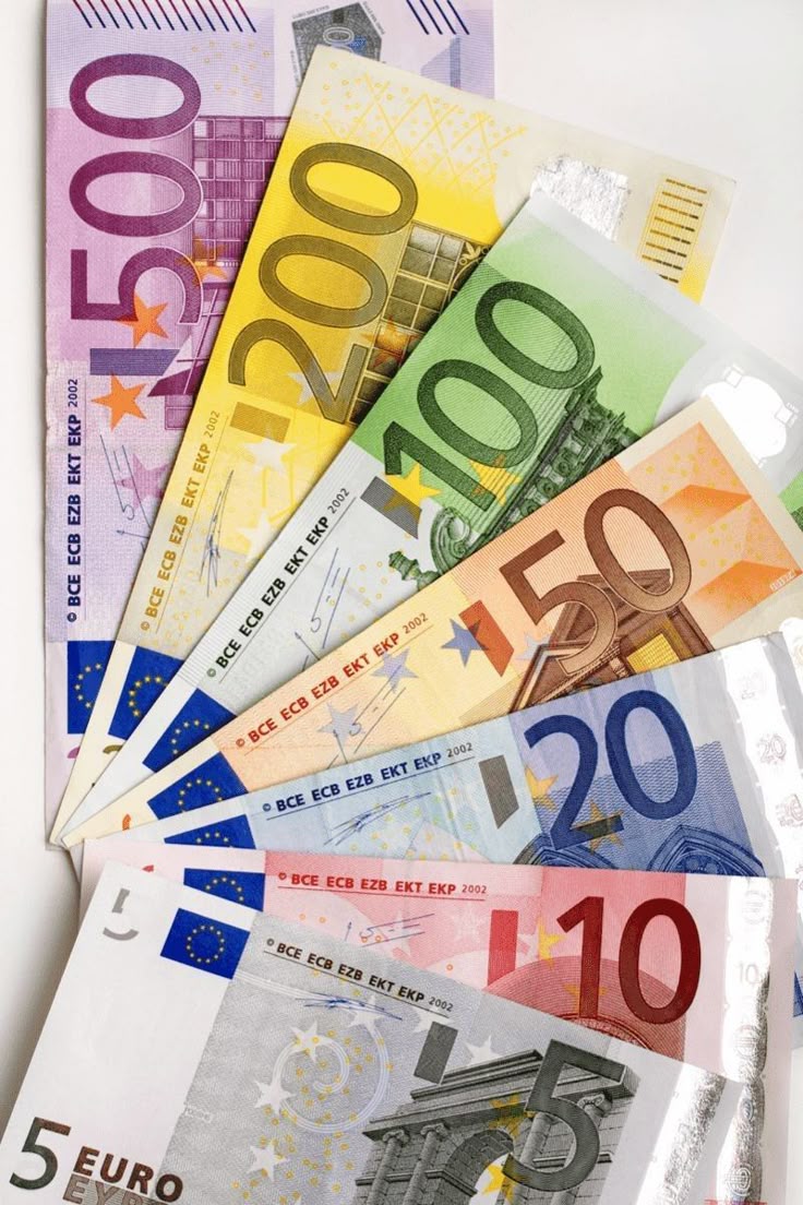 Billetes de euro con los que Oro Norte Logroño paga el oro
